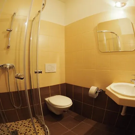 Britannia 3*
